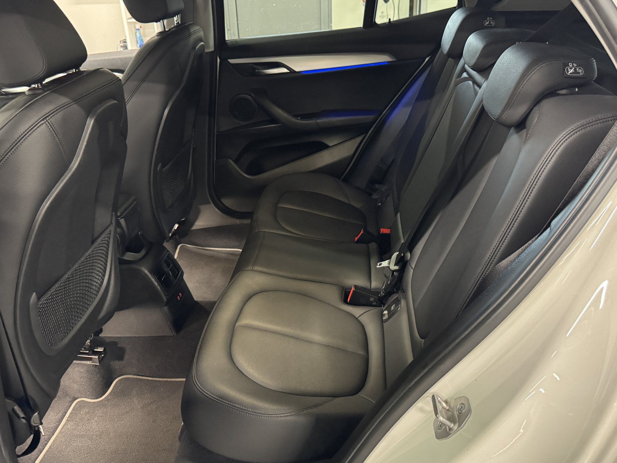 BMW X2 18d M - фото 5